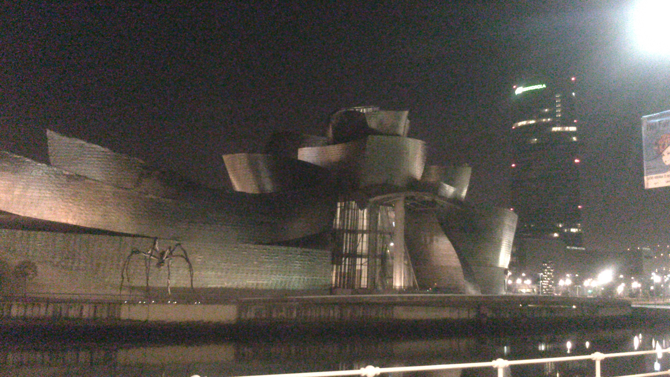 Dando la Brasa en Bilbao Torre de Iberdrola y el Guggenheim